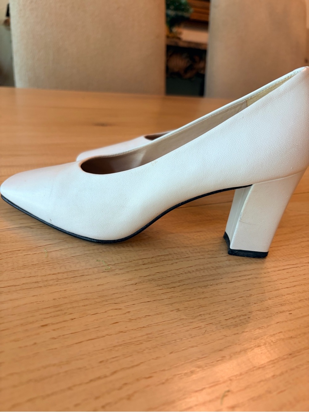 Enzo Angiolini White Leather Block Heel Pointed Toe Pumps, near  perfect shape
